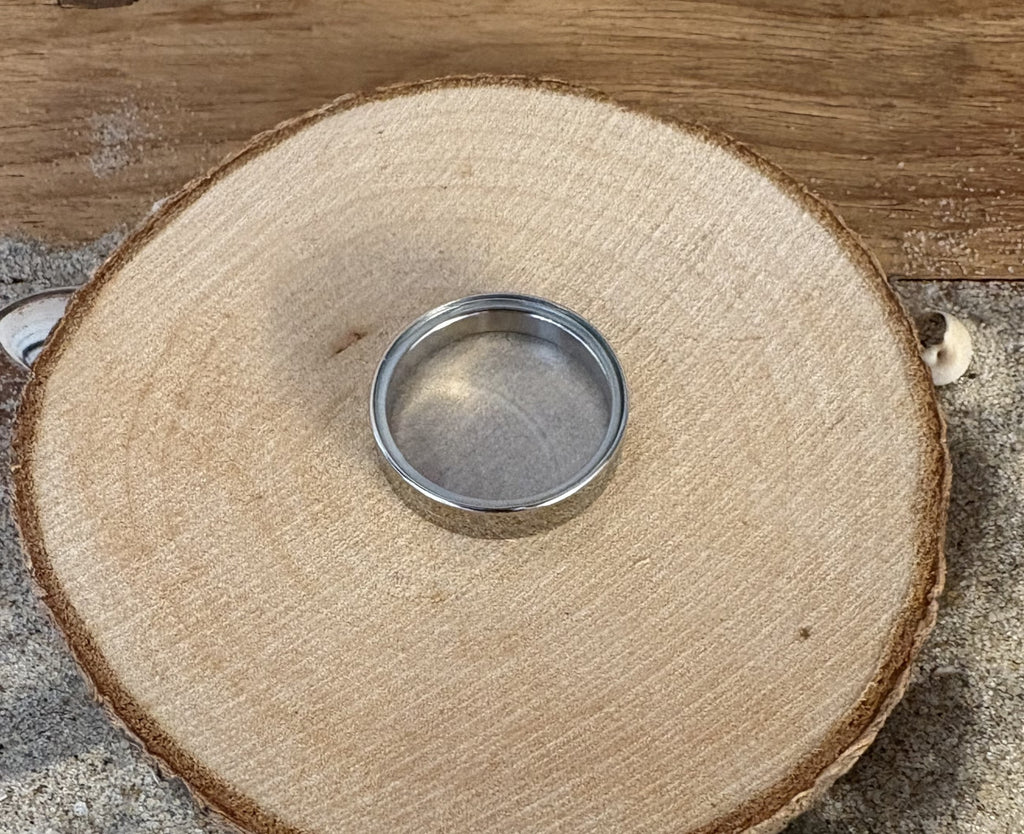 Fellnasen Erinnerungsholzherz Natur handgefertigt mit befüllbarem Medaillon